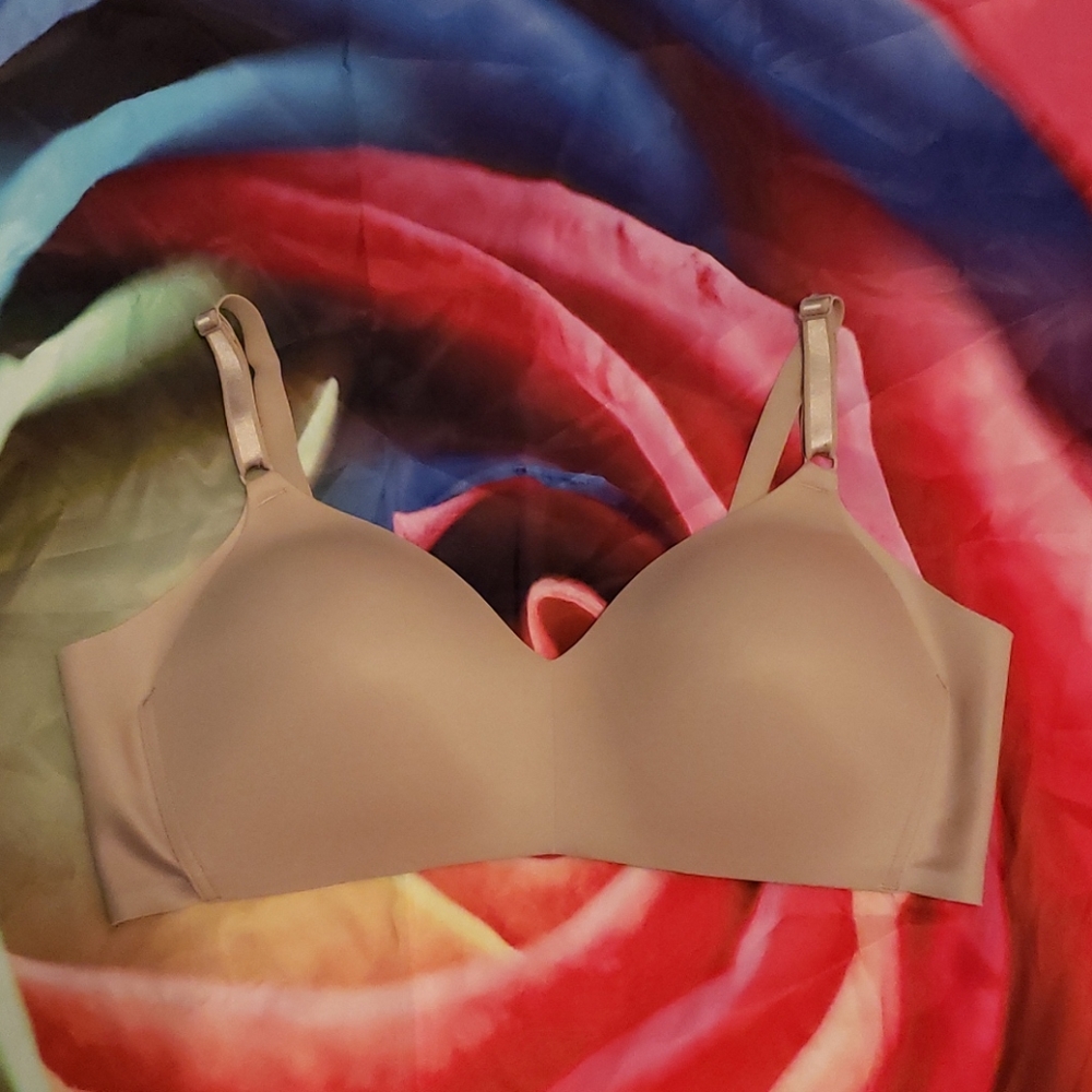 NEW Warner's 38D Wireless Nude Bra
